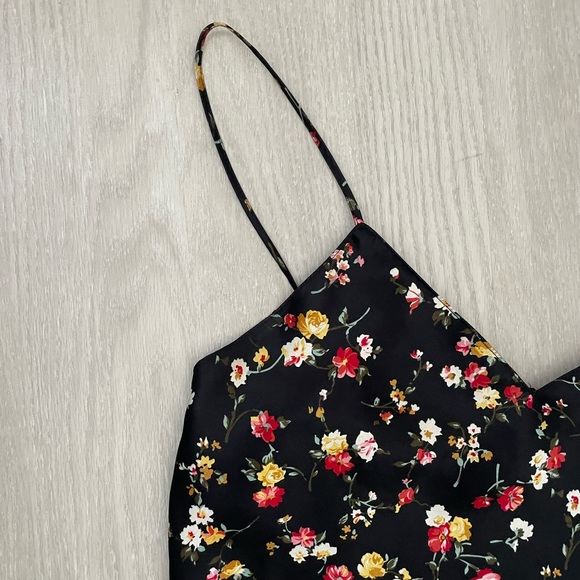 silk tank top with floral print - Picture 5 of 5